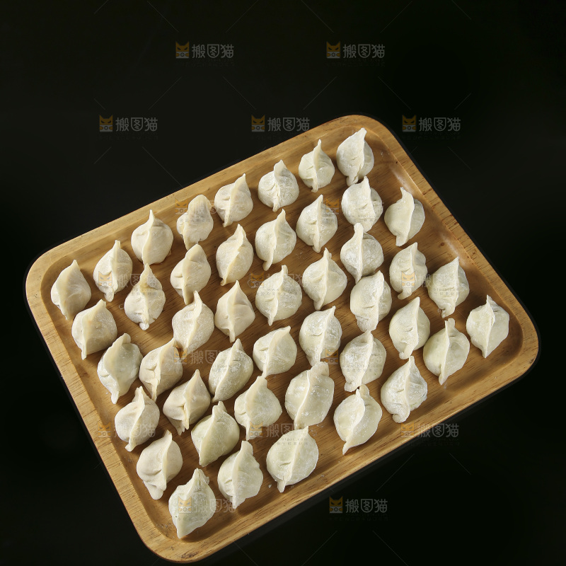 深底上的饺子
