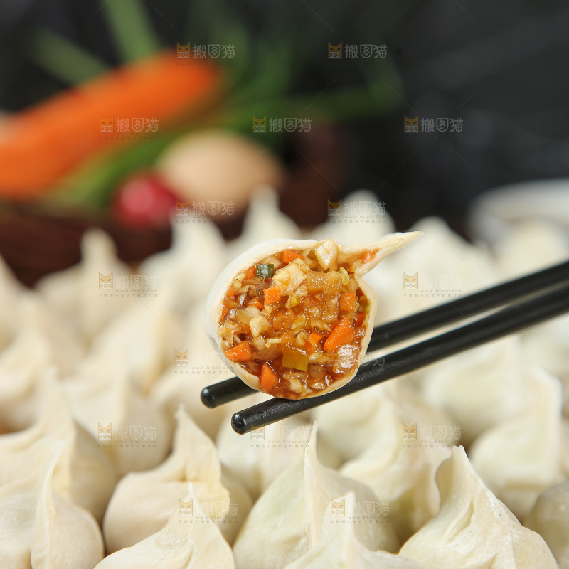 深底上的饺子