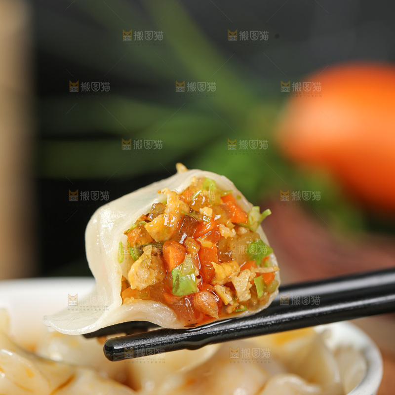 深底上的饺子