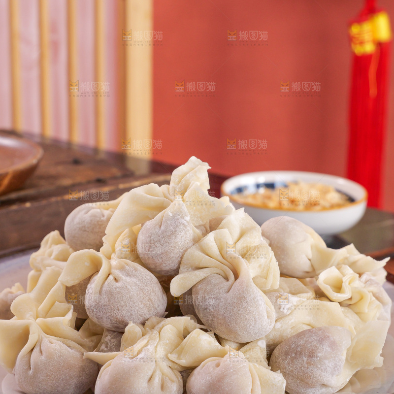 木底上的小金鱼馄饨