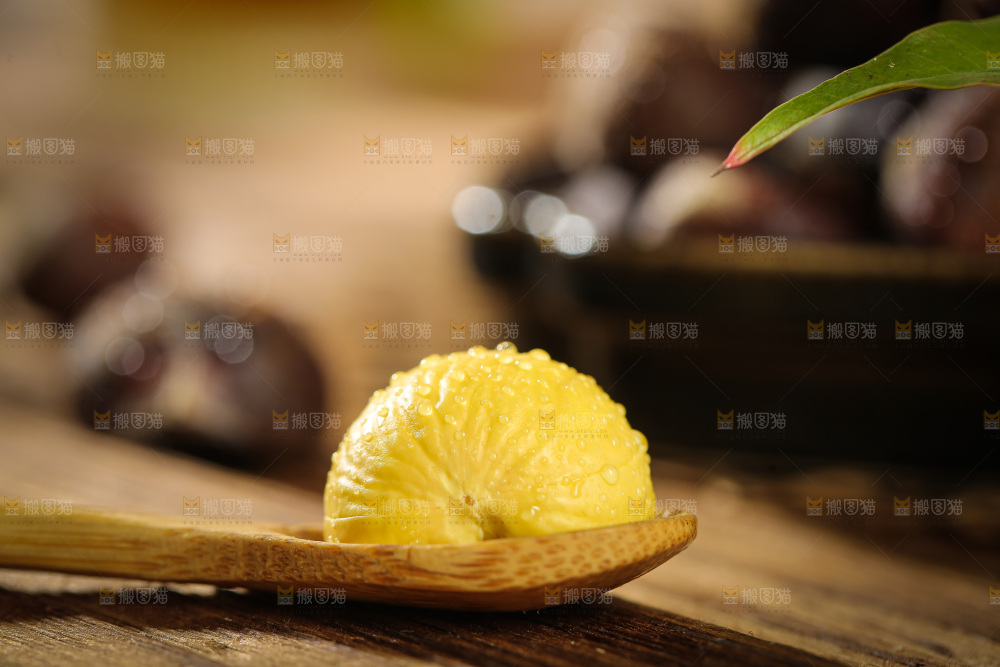 深底上的板栗仁