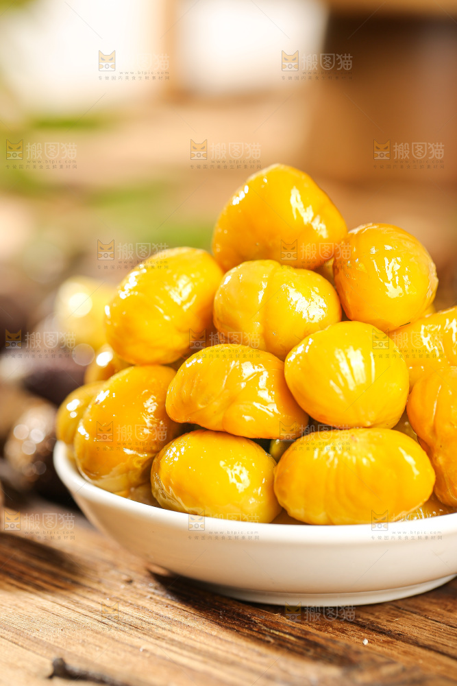 深底上的板栗仁