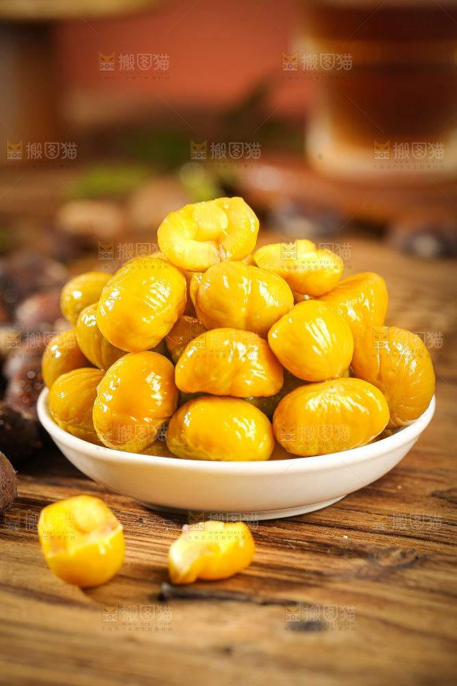 深底上的板栗仁