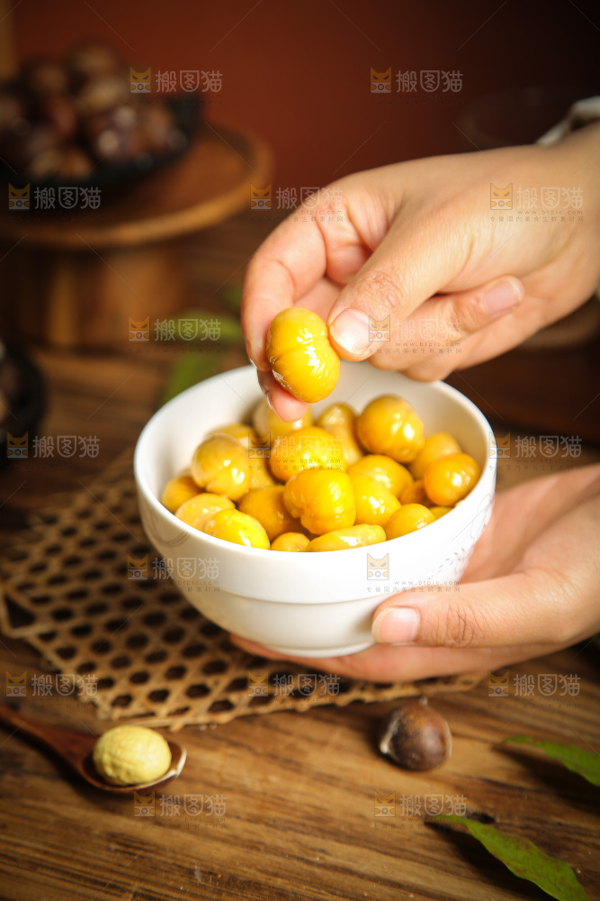 深底上的板栗仁