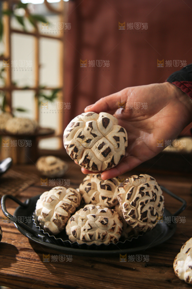 深底上的花菇