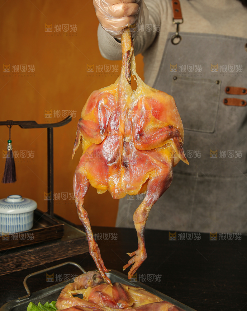 深底上的腊鸡