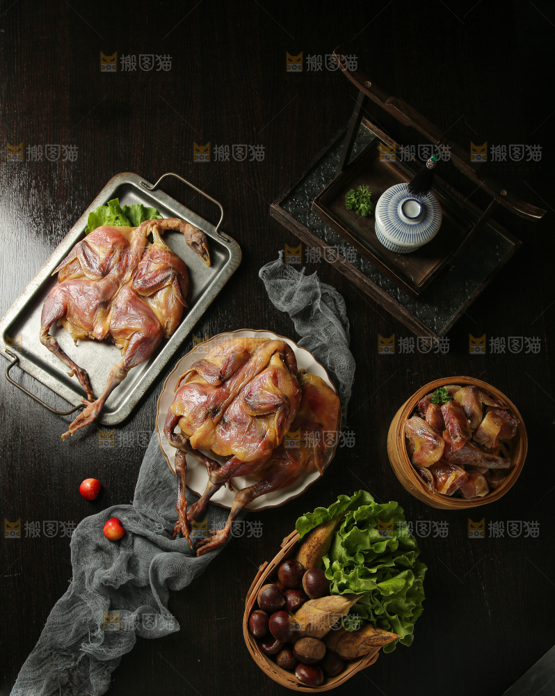 深底上的腊鸡