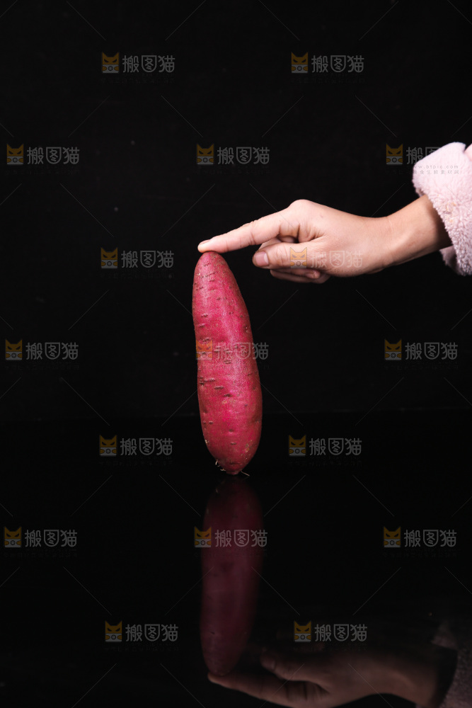 深底上的红瑶蜜薯