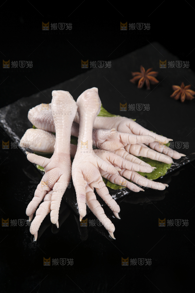黑底上的鸡爪