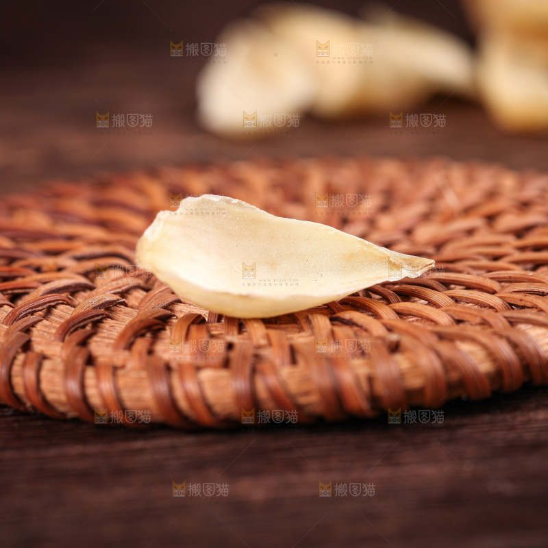 深底上的百合干