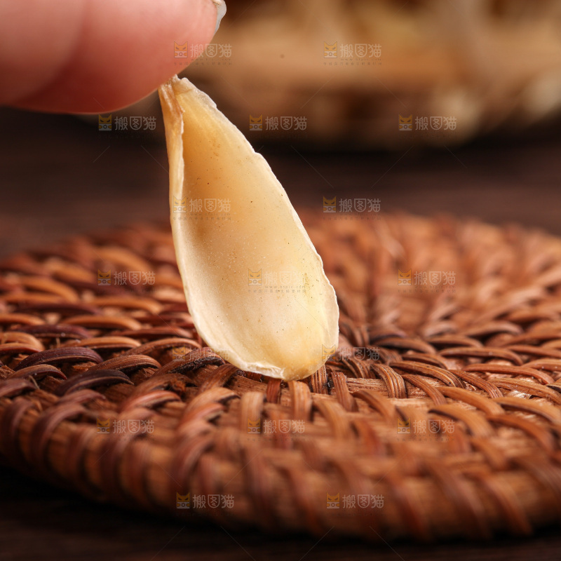 深底上的百合干