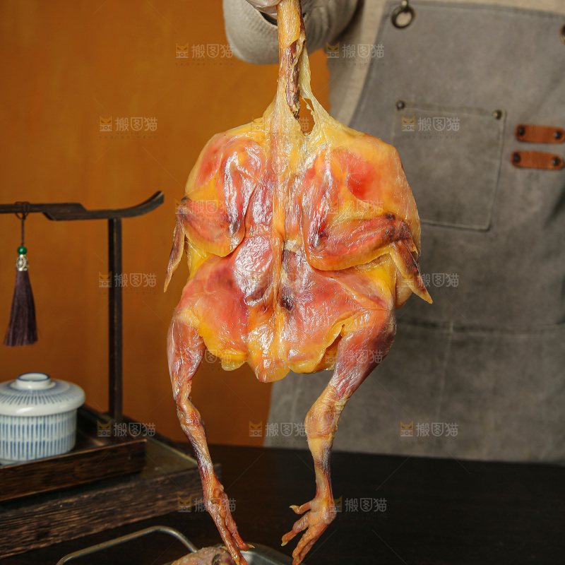 深底上的腊鸡