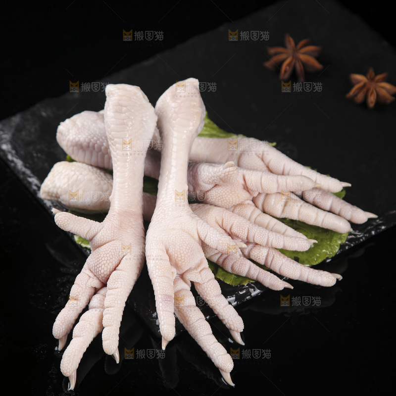 黑底上的鸡爪