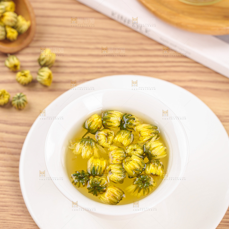 浅底上的胎菊