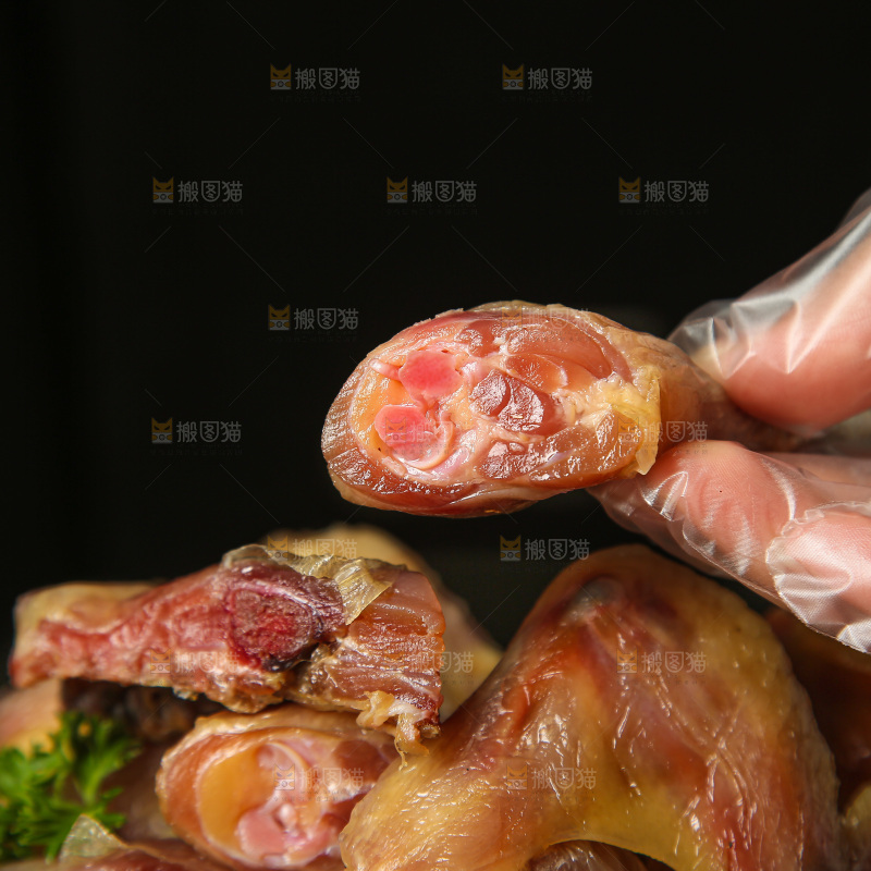 深底上的腊鸡