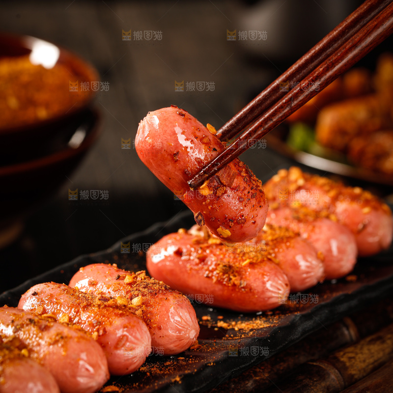 深底上的蘸料