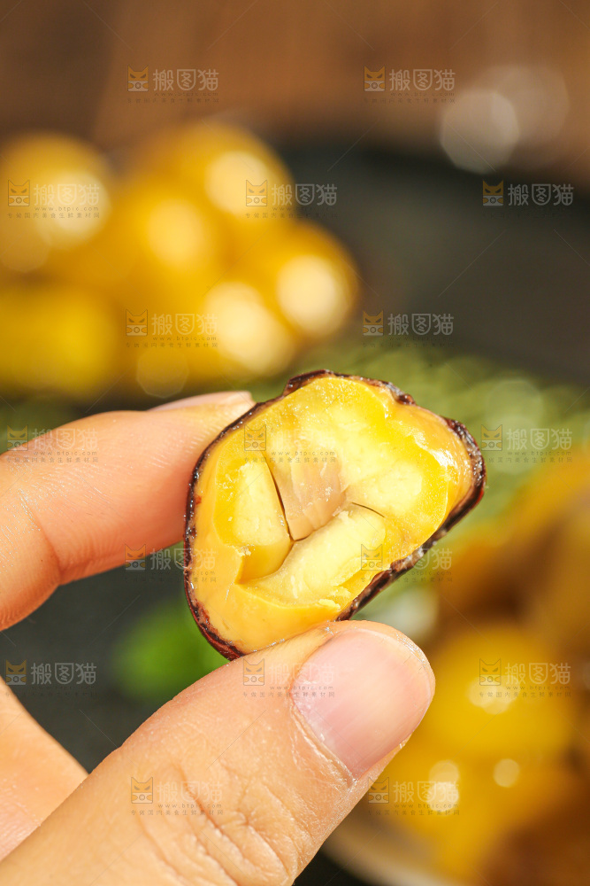 深底上的板栗仁