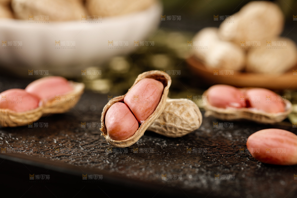 深底上的生花生