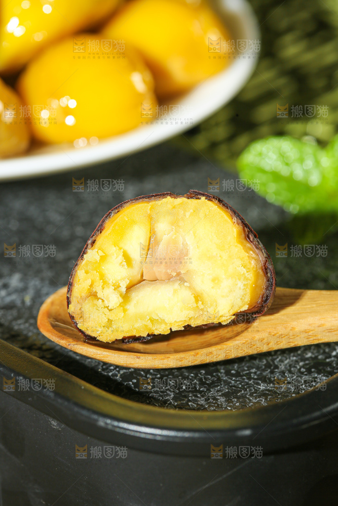 深底上的板栗仁