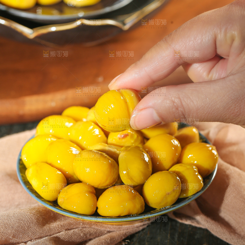 深底上的板栗仁