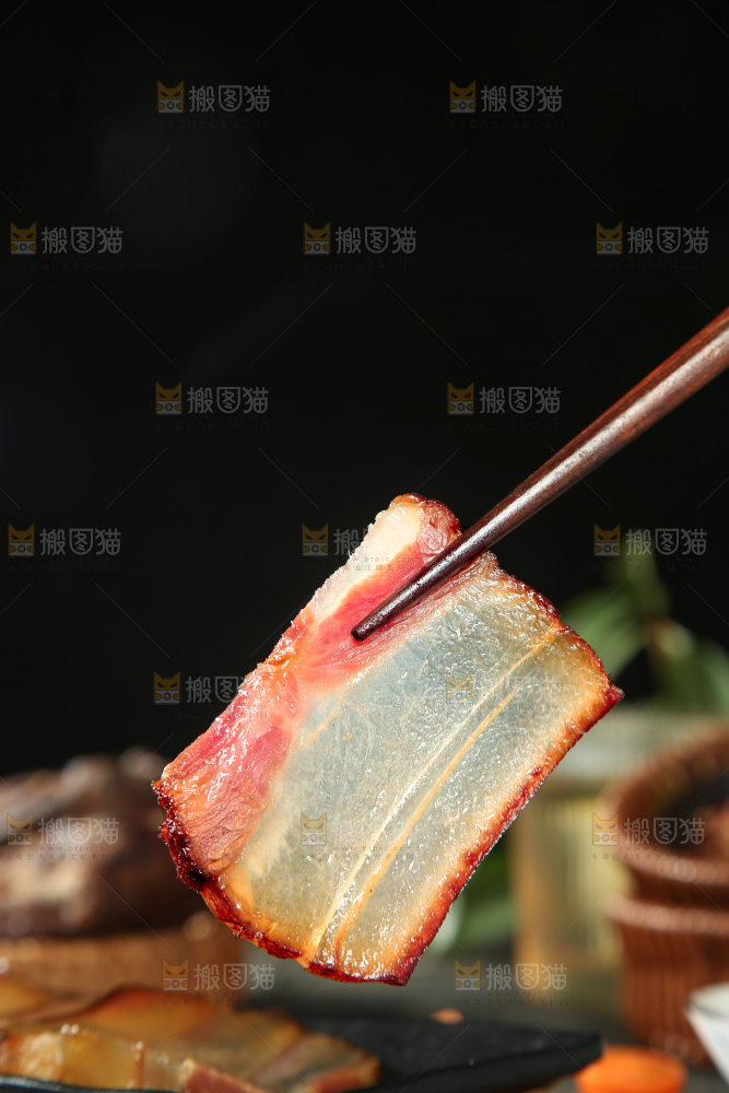 深底上的腊肉