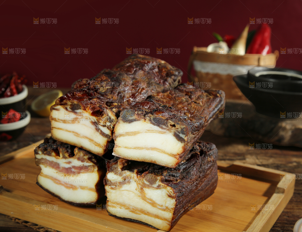 深底上的腊肉