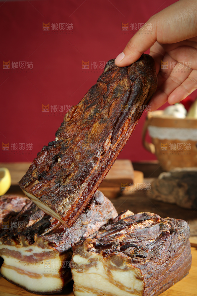 深底上的腊肉