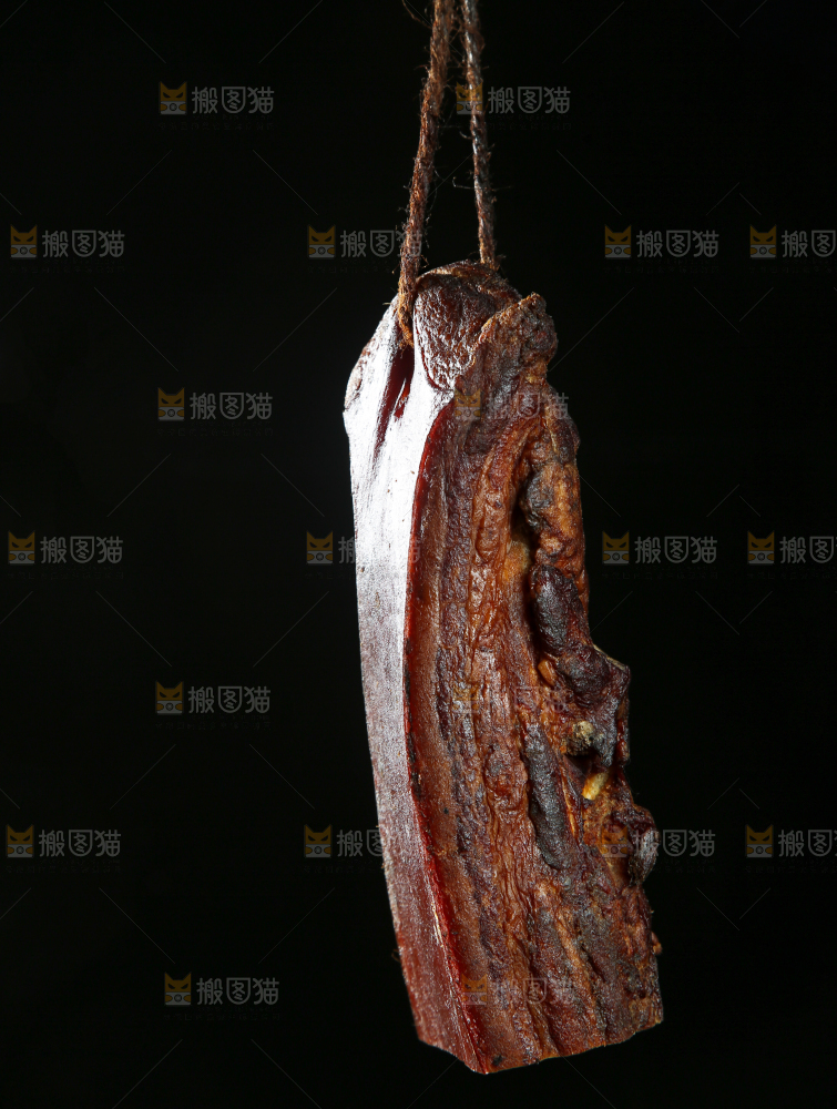深底上的腊肉
