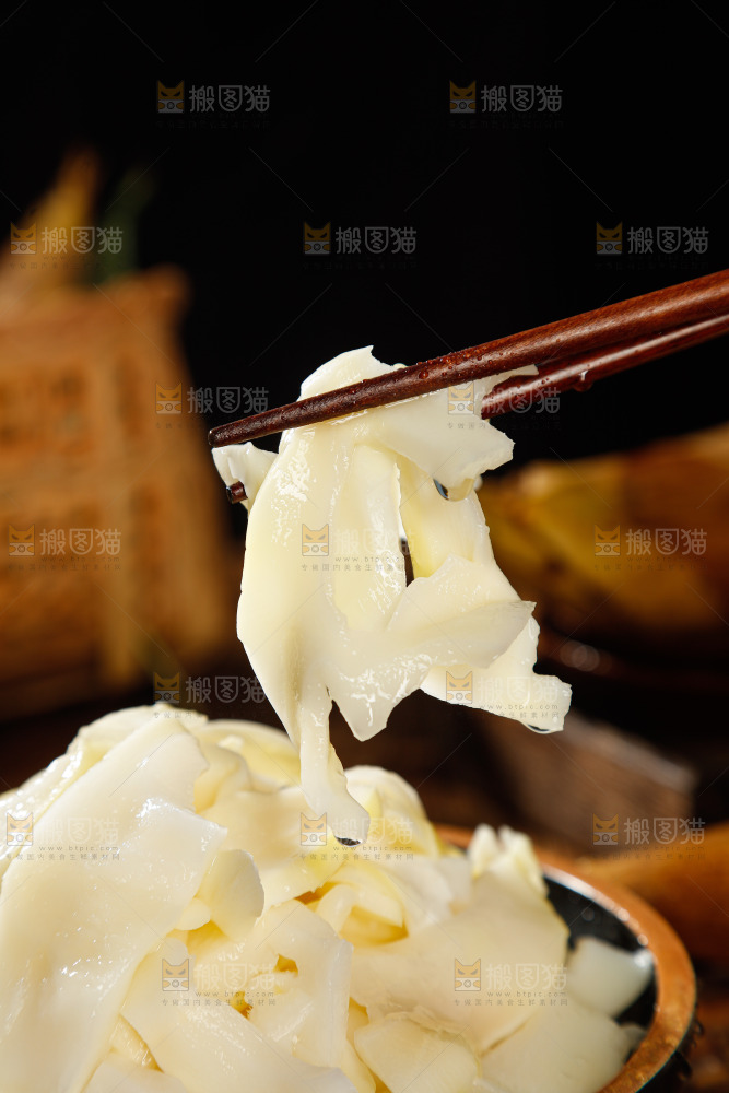 木板上的冬笋