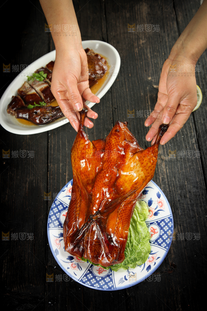 深底上的腊鸭
