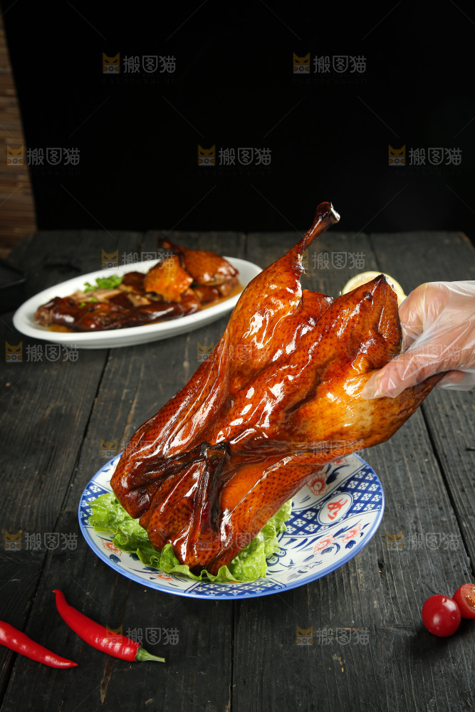 深底上的腊鸭