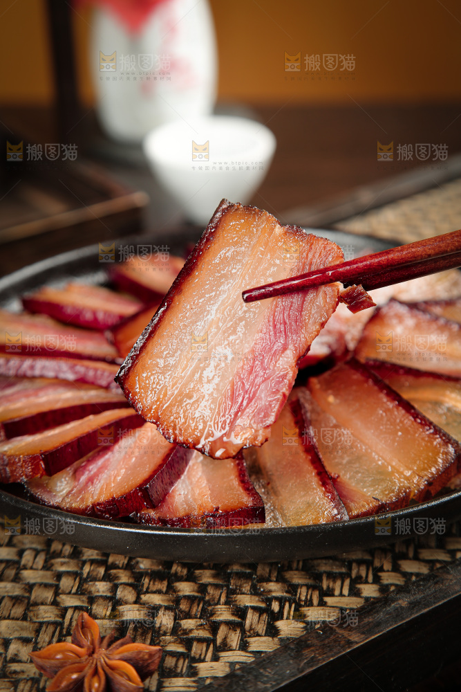 深底上的腊肉