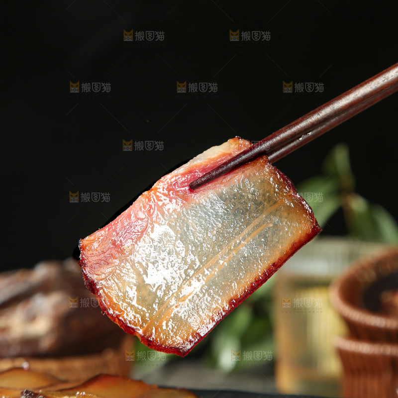 深底上的腊肉