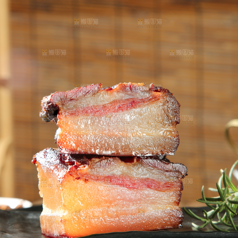 深底上的腊肉