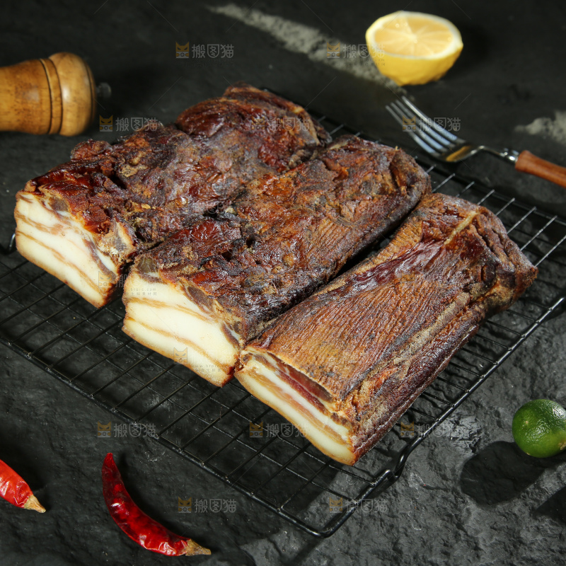 深底上的腊肉