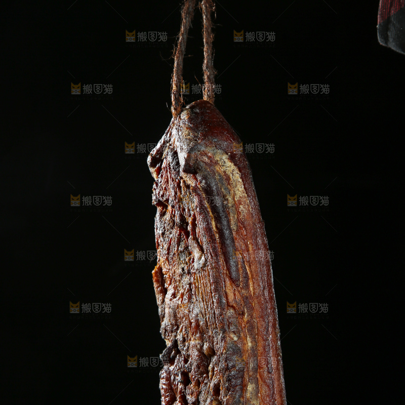 深底上的腊肉