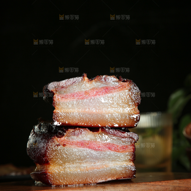 深底上的腊肉