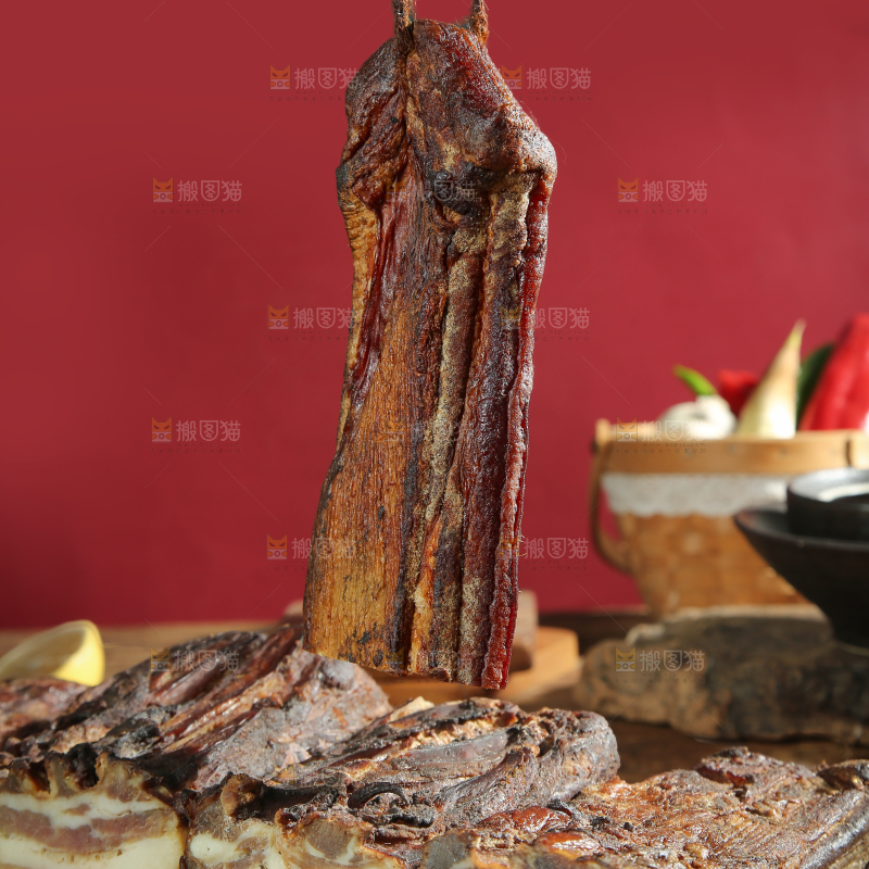 深底上的腊肉