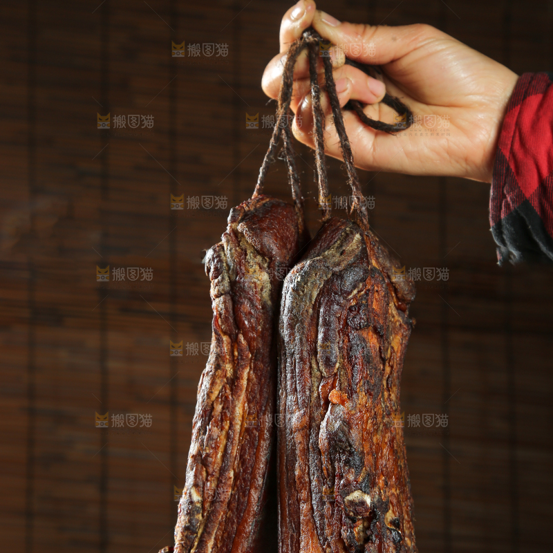 深底上的腊肉