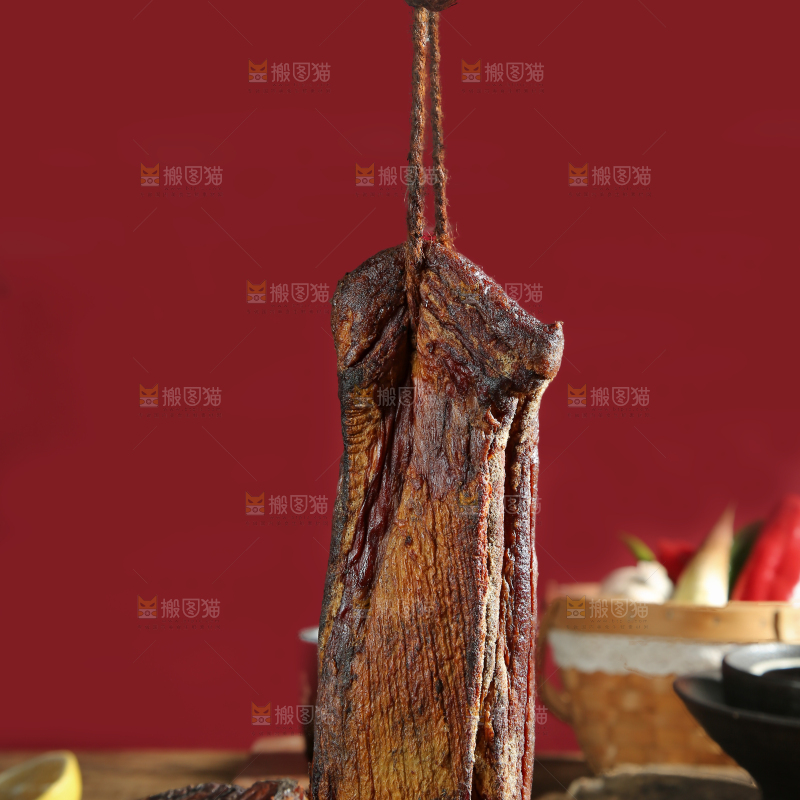 深底上的腊肉