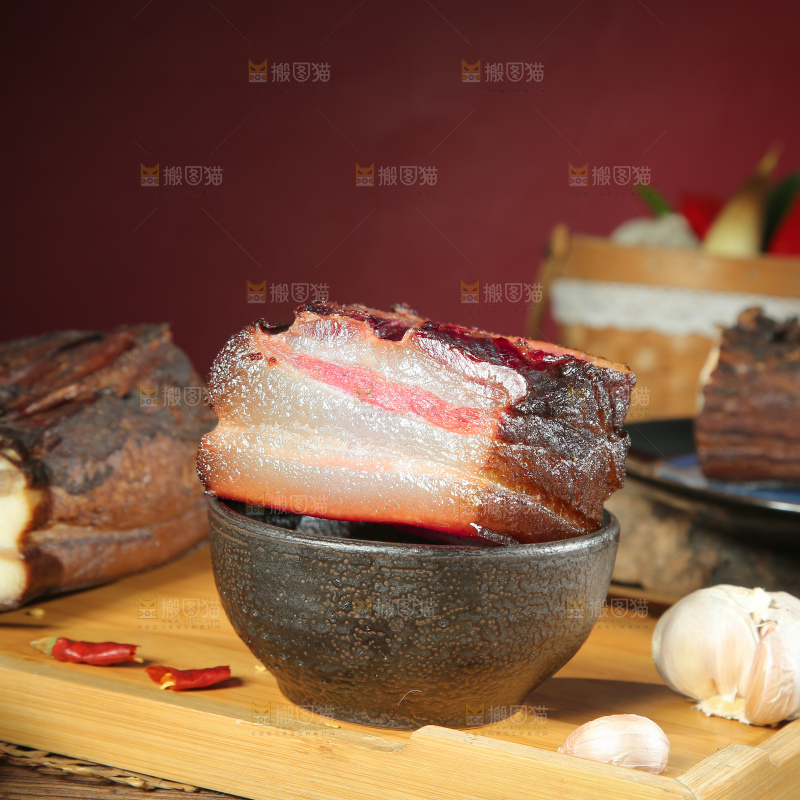 深底上的腊肉
