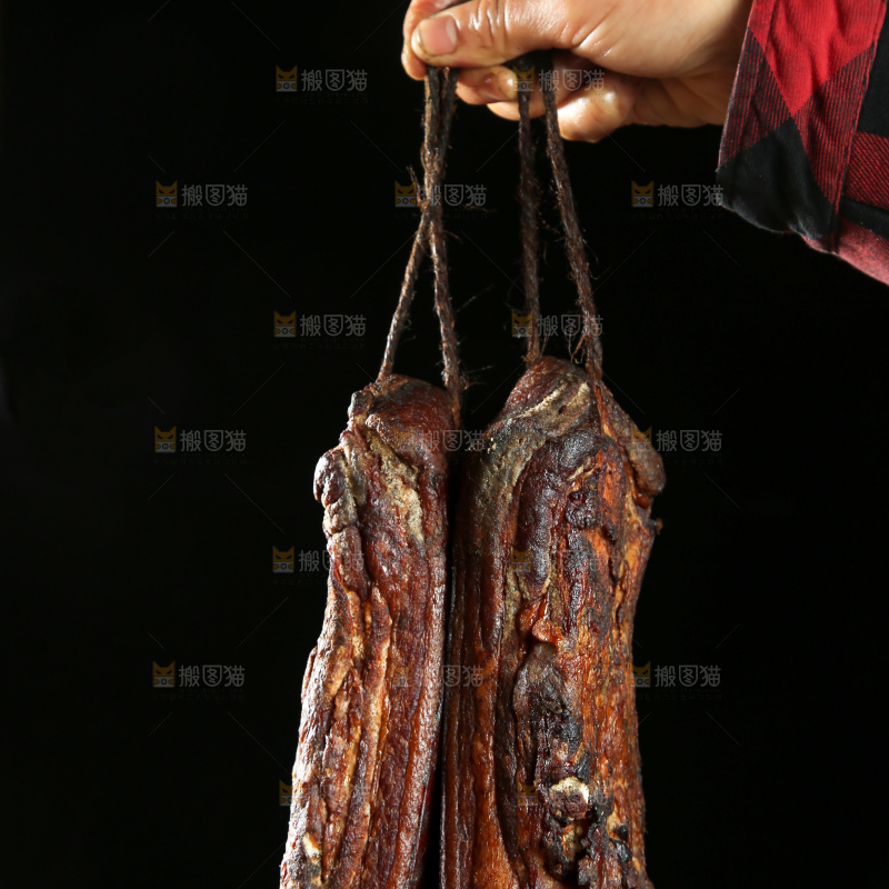 深底上的腊肉