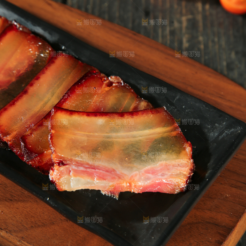深底上的腊肉