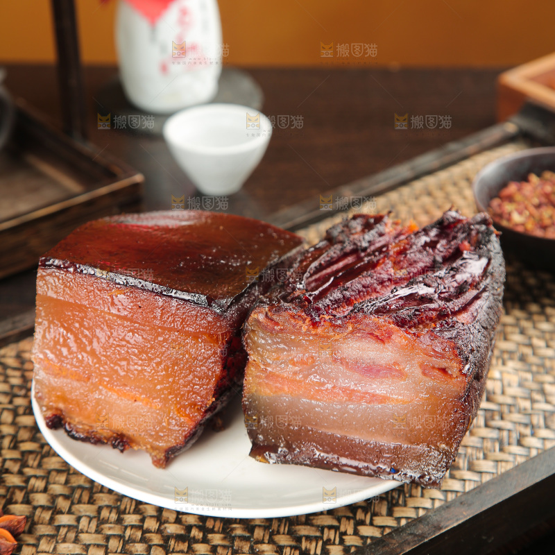 深底上的腊肉