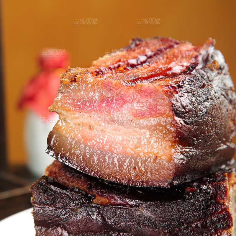 深底上的腊肉