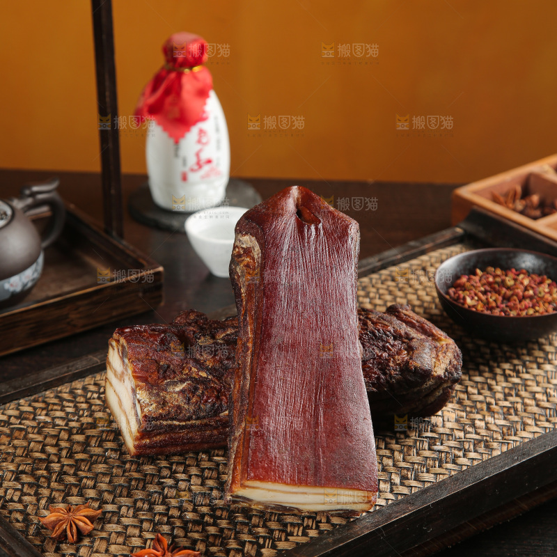 深底上的腊肉