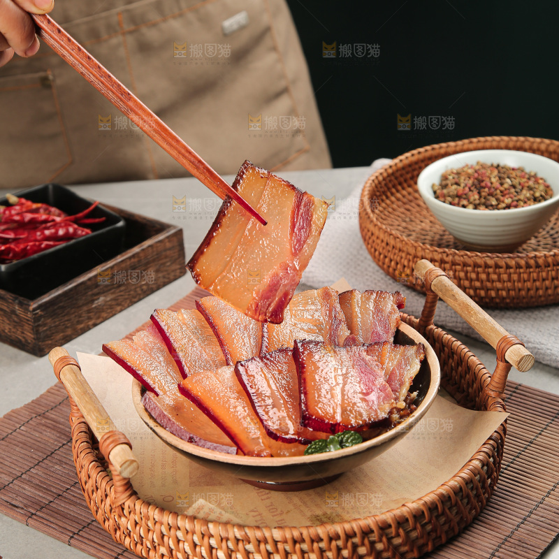 深底上的腊肉