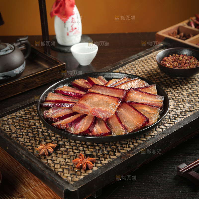 深底上的腊肉