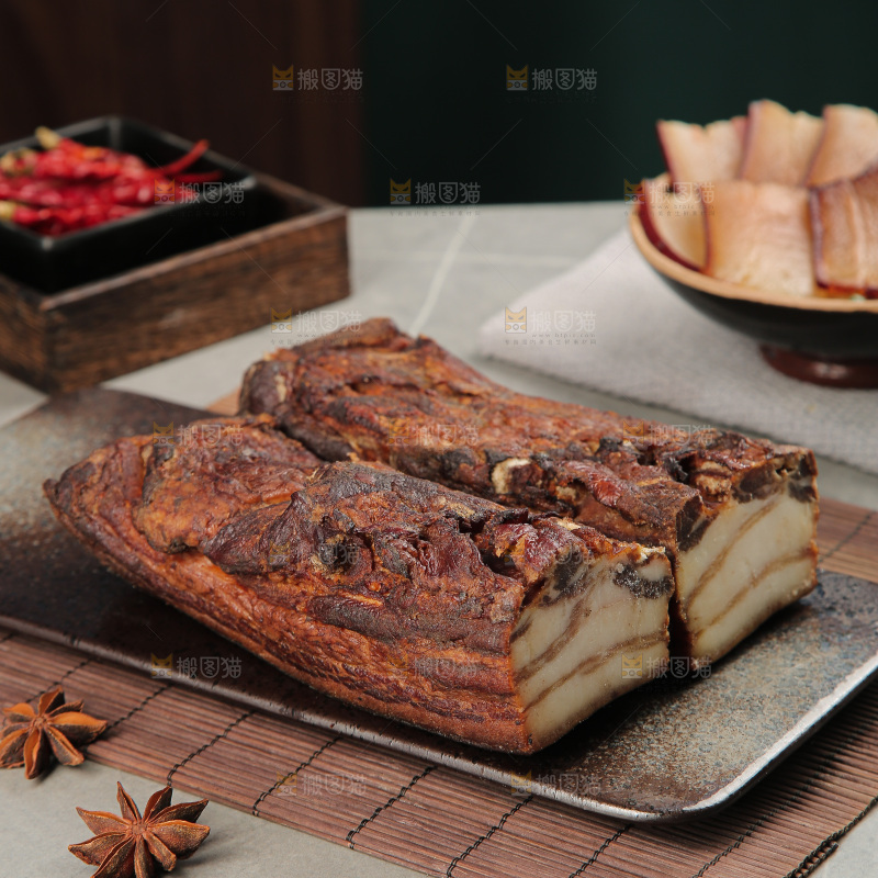 深底上的腊肉