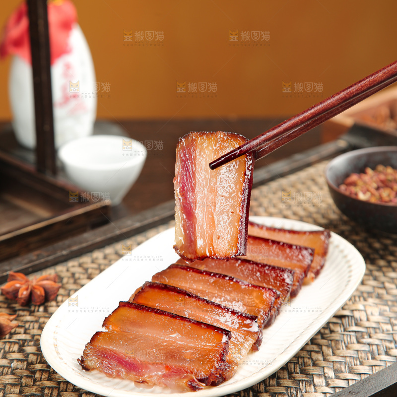 深底上的腊肉